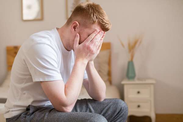 Betroffener in einer psychisch belastenden Situation – psychotherapeutische Begleitung bei Vorwürfen im Sexualstrafrecht.